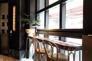 Dining - The Queensbridge Northlight Residence. Heated Pool, Workspace, Sauna, Steam, Gym (Melbourne)