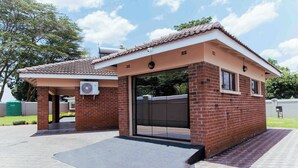 Exterior - Charming 3 Bedroom B&B in Harare, Perfec (Harare)