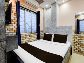 Caja de seguridad en la habitación y escritorio 