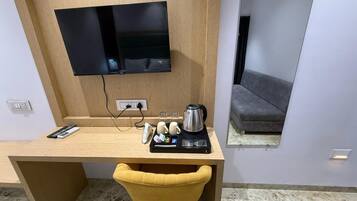 Kamar Superior | Meja kerja, ruang kerja ramah laptop, dan Wi-Fi gratis