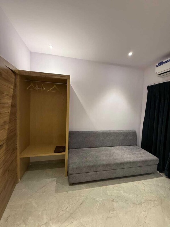 Superior-Zimmer | Schreibtisch, laptopgeeigneter Arbeitsplatz, kostenloses WLAN