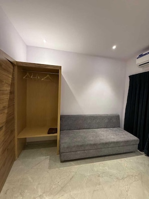 Superior Room | Desk, laptop workspace, free WiFi - Hotel Grand Soma (Nagpur)