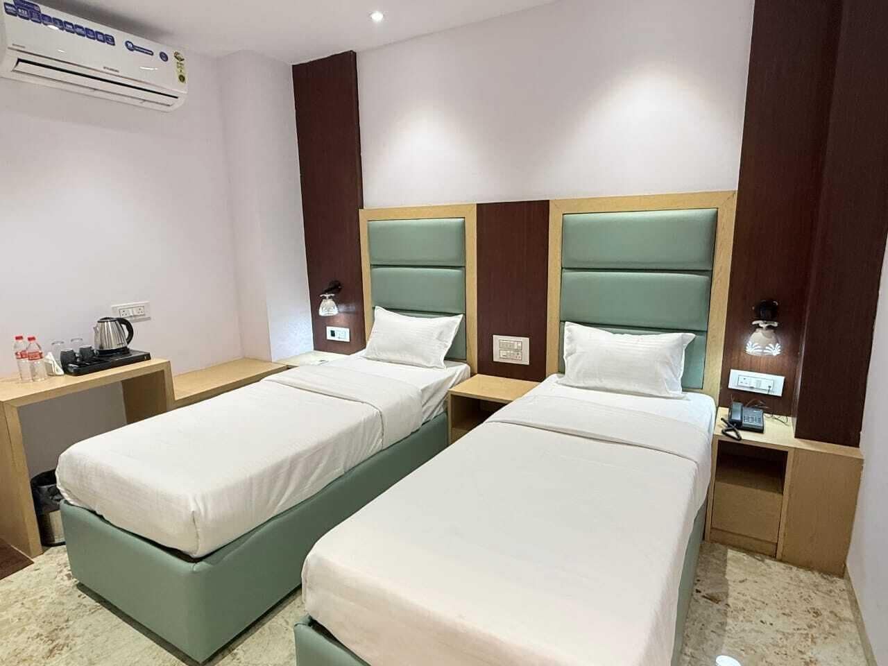 Deluxe Room | Desk, laptop workspace, free WiFi