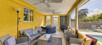 3 Mi to Beach! Port Charlotte Gem w/ Outdoor Oasis