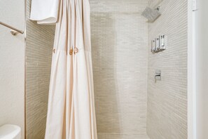 Hair dryer, towels - 2 Mi to Dtwn: Gorgeous Gilbert Gem w/ Private Yard (Gilbert)