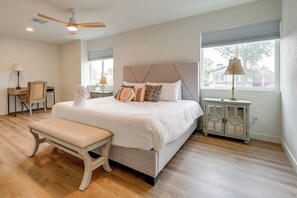 3 bedrooms, iron/ironing board, Internet, bed sheets - 2 Mi to Dtwn: Gorgeous Gilbert Gem w/ Private Yard (Gilbert)
