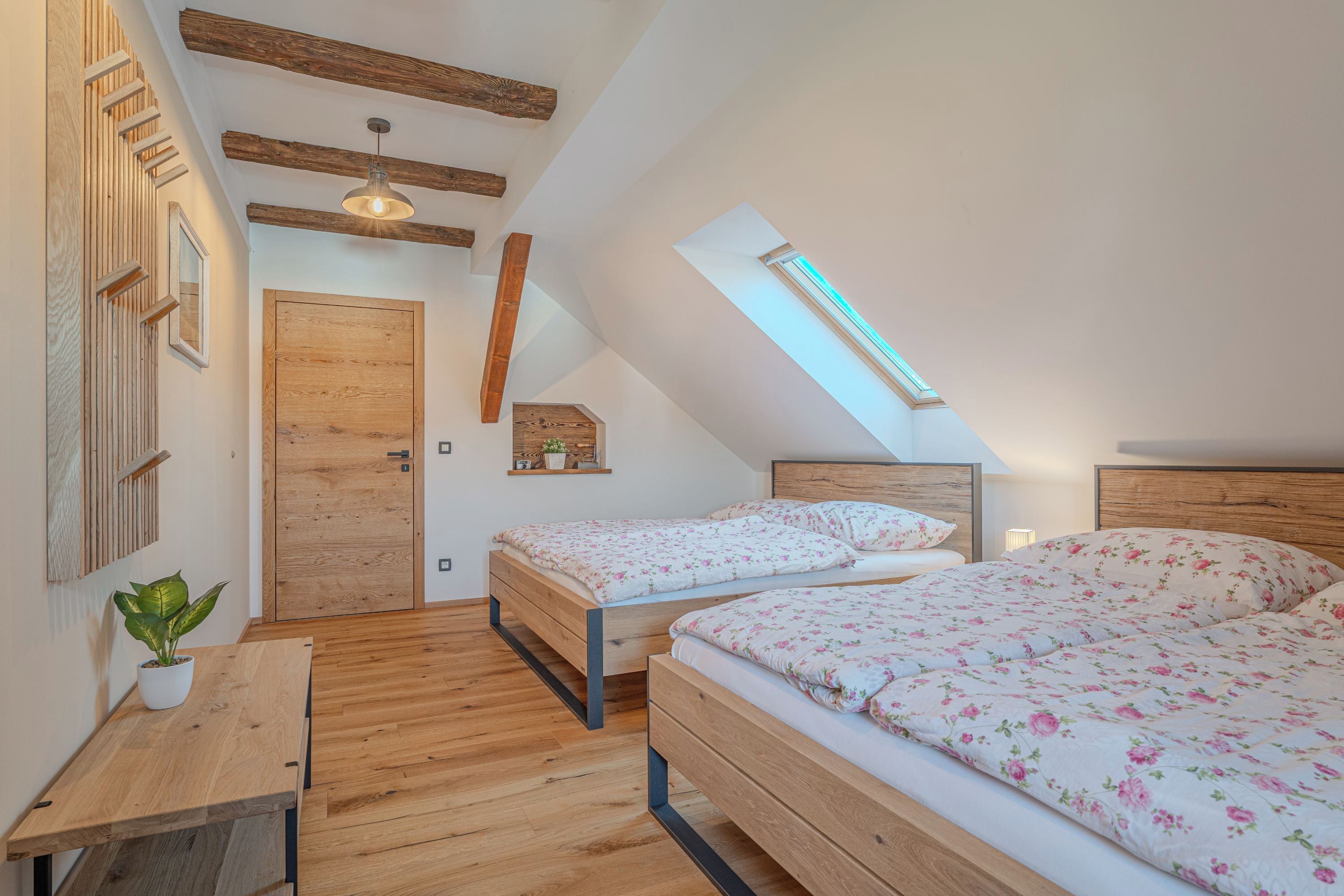 Family Apartment, Multiple Bedrooms (Vila Trate Apartment Globetka) | Soundproofing, free WiFi, bed sheets