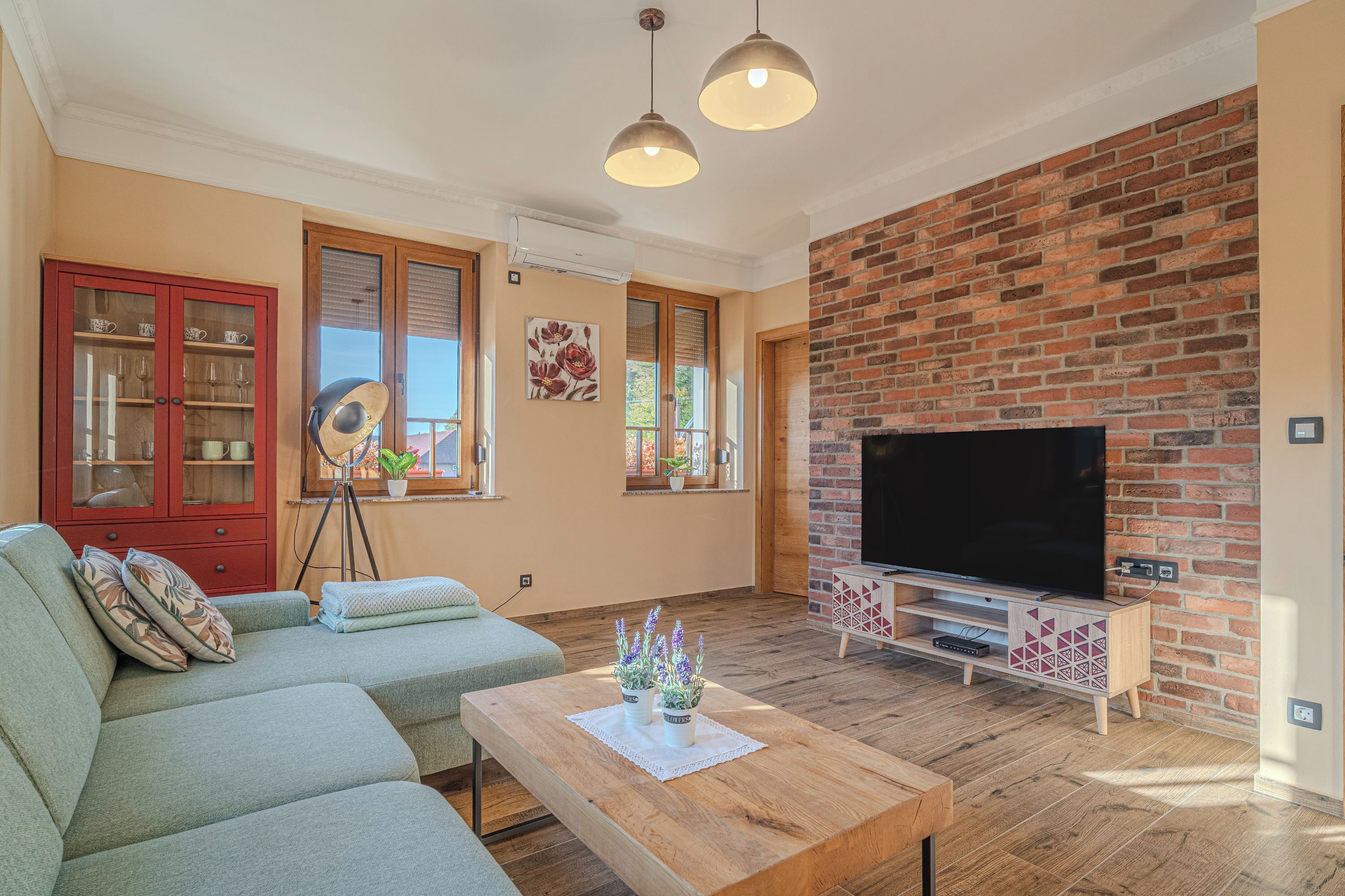 Family Apartment, Multiple Bedrooms (Vila Trate Kraljevi Apartment) | Living area | 32-inch flat-screen TV with satellite channels