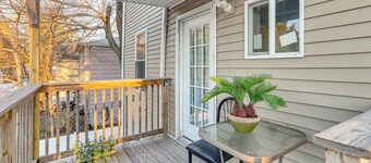 6 Mi to Dtwn New Haven: Duplex w/ Shared Yard