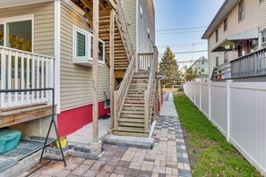 Exterior detail - 6 Mi to Dtwn New Haven: Duplex w/ Shared Yard (West Haven)