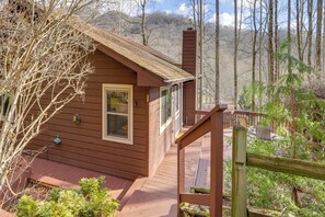 Exterior - Dog-Friendly Cabin 6 Mi to Cataloochee Skiing! (Maggie Valley)