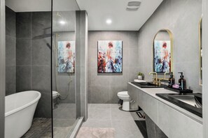 Hair dryer, towels, soap, toilet paper - Family Friendly Designer Bungalow | Garage | Huge Yard | Mins to DT & 17 Ave! (Calgary)