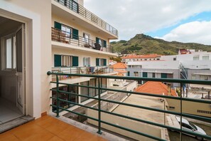 Property grounds - GuestReady - Machico Apartment with Balcony (Machico)