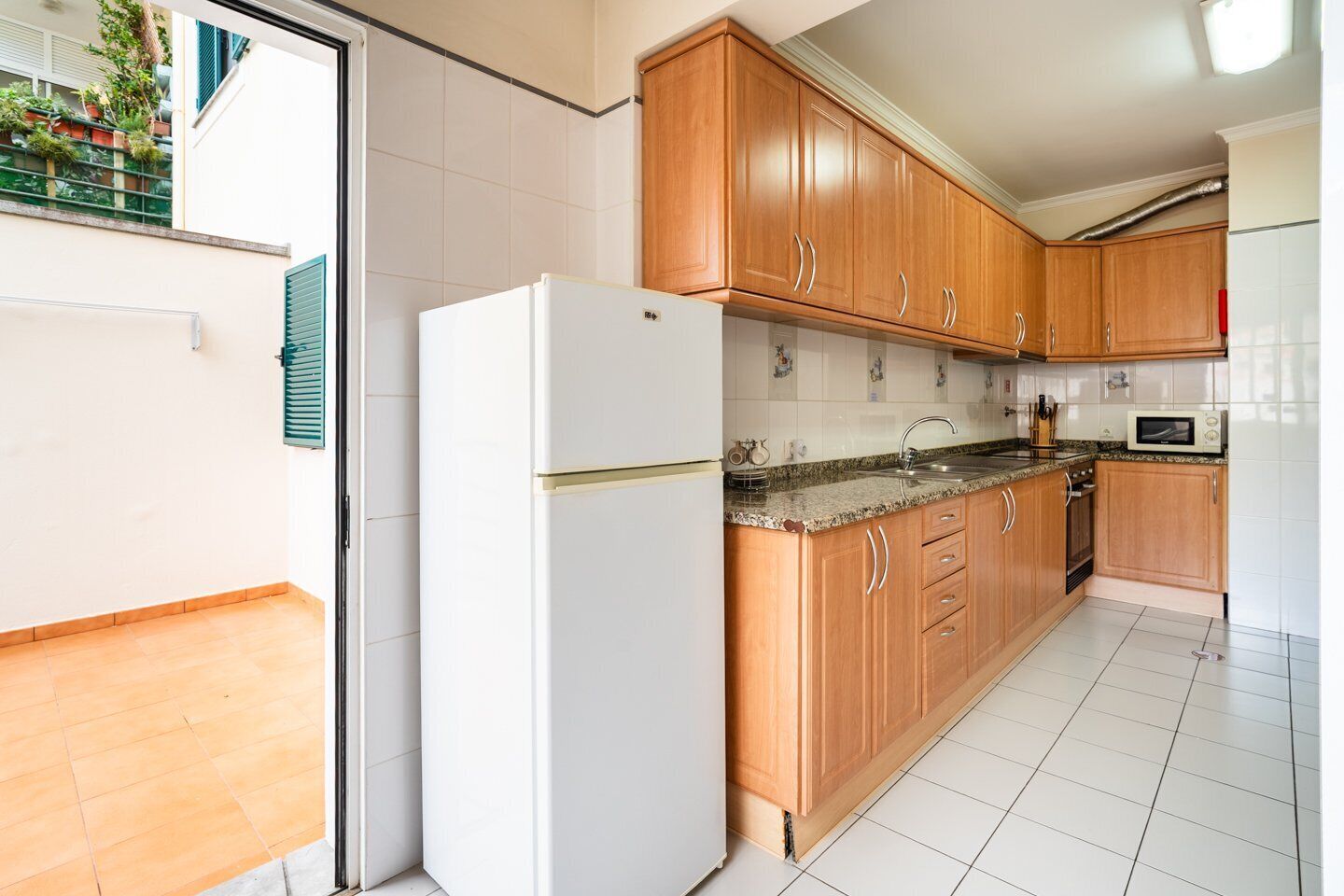 雪櫃、微波爐、焗爐、咖啡機/沖茶器