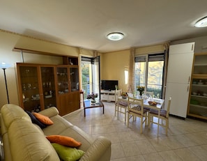 TV - Apartment in Lucca with 2 bedrooms sleeps 3 (Lucca)