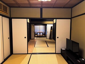 Townhome | Living area - NAGAEKE RESIDENCE (Kyoto)