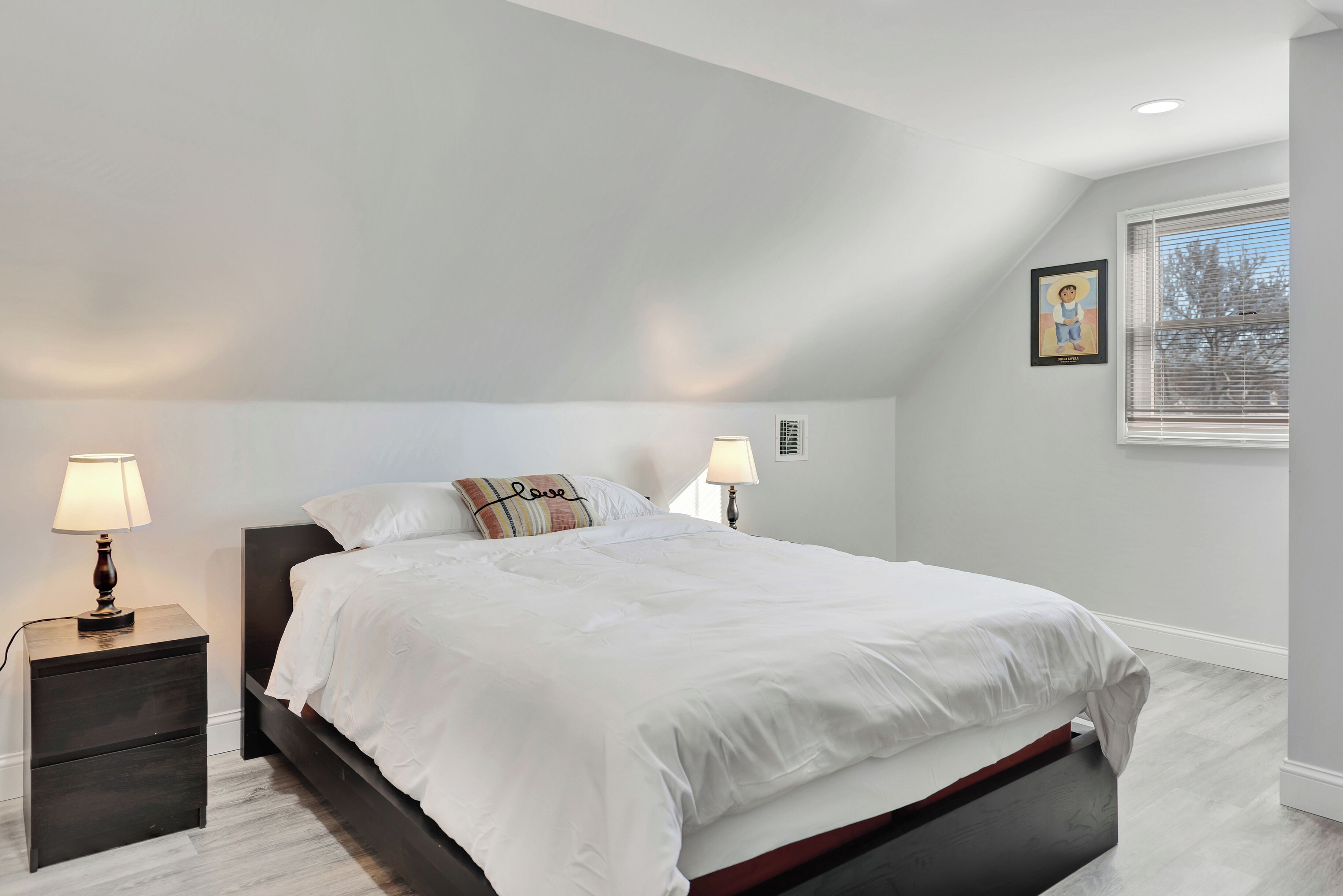 5 habitaciones, escritorio, tabla de planchar con plancha y wifi gratis 