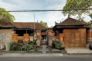 Entrada de la propiedad