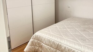 1 bedroom, iron/ironing board, WiFi, bed sheets - Cozy high-quality furnished apartment (Wiesbaden)