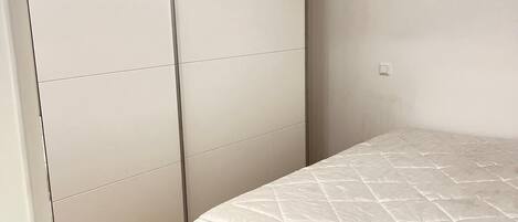 Bügeleisen/Bügelbrett, WLAN, Bettwäsche