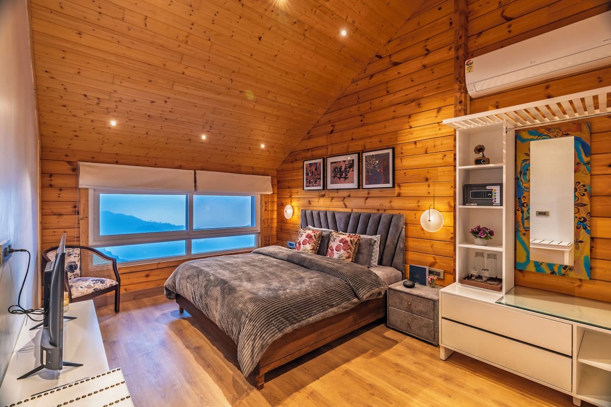 アイロン / アイロン台、WiFi (無料)、ベッドシーツ