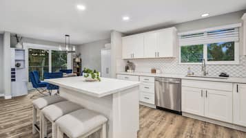 Mikroaaltouuni, uuni, liesi, astianpesukone