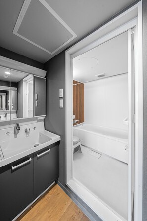 Combined shower/tub, free toiletries, hair dryer, slippers - NOBLE301 (Sapporo)