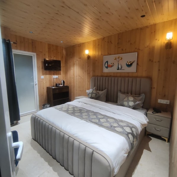Deluxe Room - Shiku Glamping Stays (Dhanaulti)