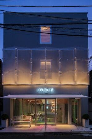 المنشأة من الخارج