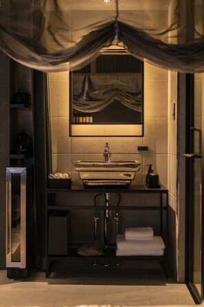 Shower, free toiletries, hair dryer, slippers