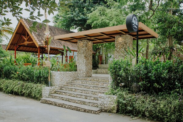 Front of property - Nuansa Penida Cottage (Penida Island)