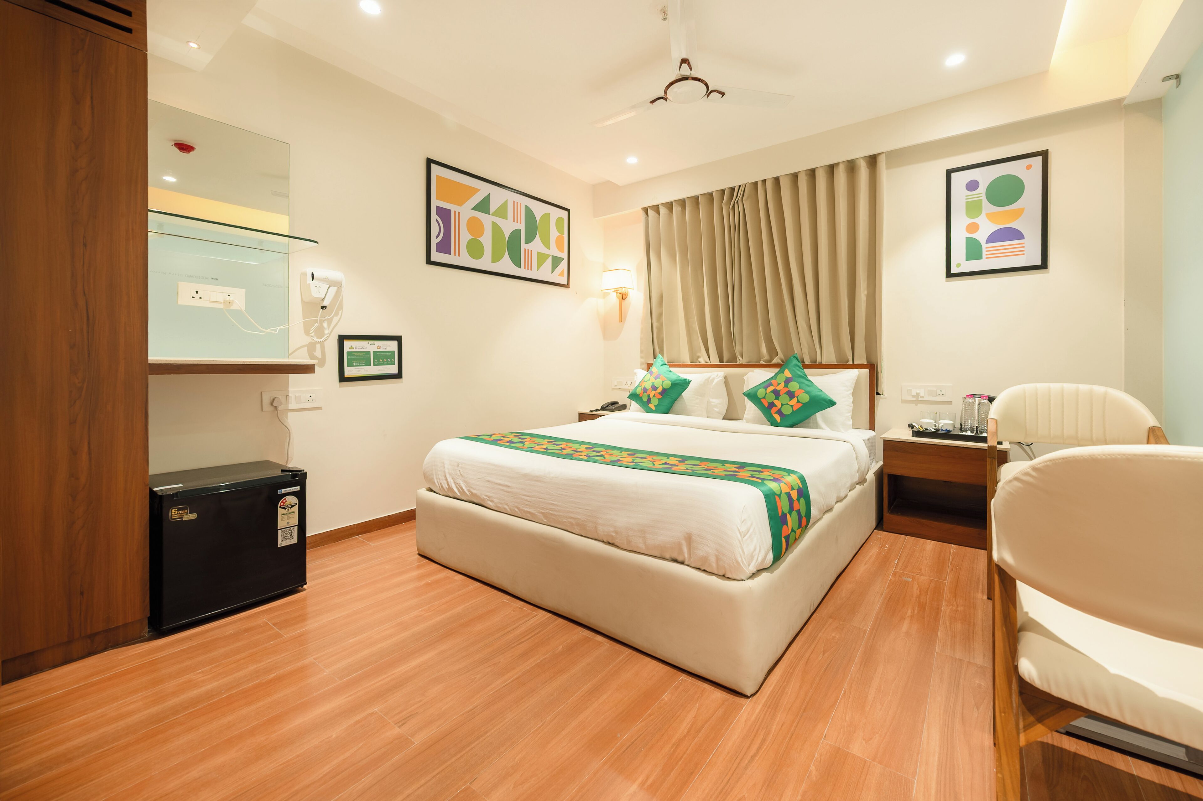 Deluxe Double Room | Iron/ironing board