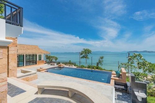 Golden Horizon Villa