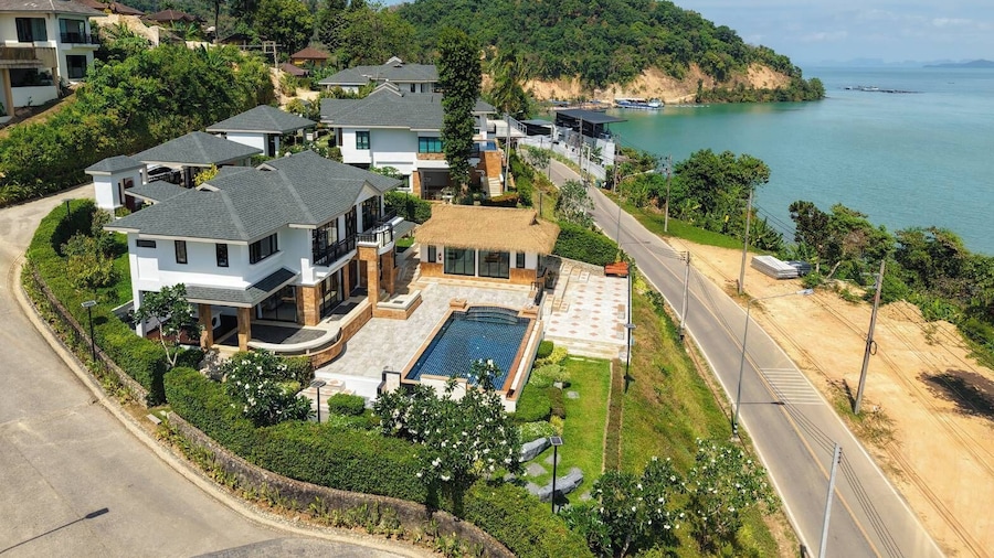 Golden Horizon Villa