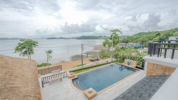 Kolam renang outdoor