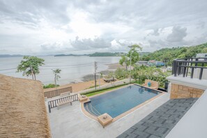 حمّام سباحة خارجي