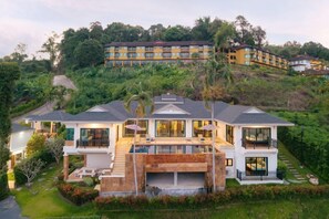 المنشأة من الخارج