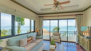 Villa (701) | Rollaway beds, free WiFi, bed sheets