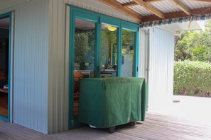 Terrace/patio - Classic Kiwi Bach – Moureeses Bay (Whananaki)