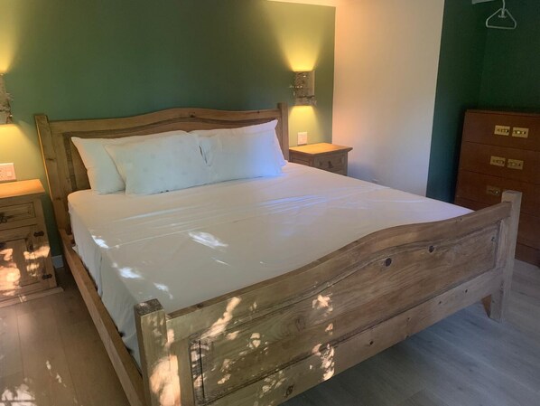 WiFi, bed sheets