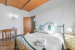 패밀리 아파트, 침실 여러 개, 욕실 2개, 산비탈 (Great Panoramic View Pino Pool&Relax) | 2 개의 침실, 무료 WiFi, 침대 시트