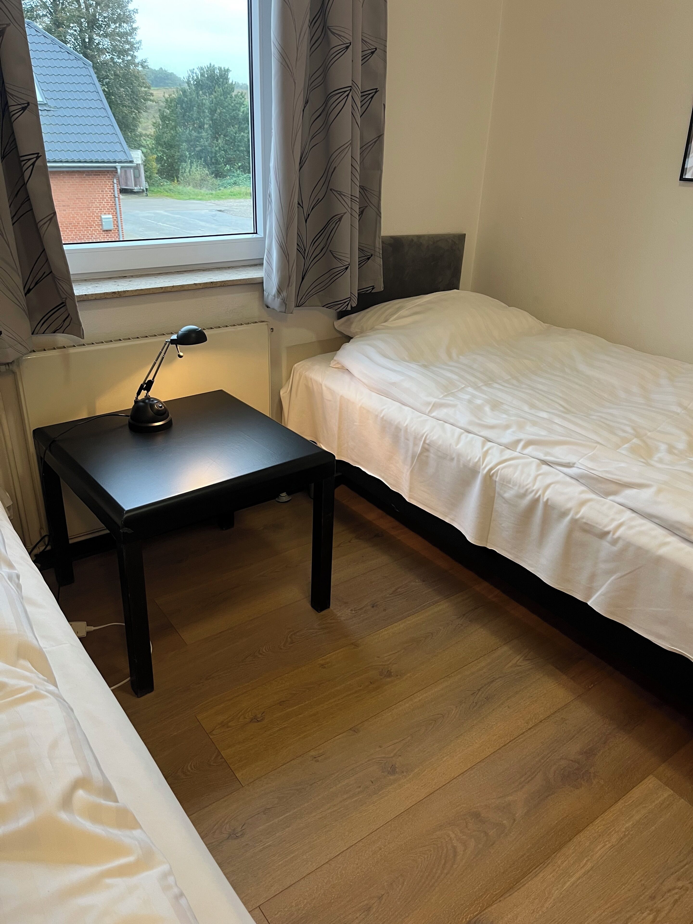 Basic Twin Room | Iron/ironing board, free WiFi