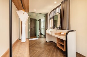 Deluxe Double or Twin Room | Premium bedding, Select Comfort beds, blackout drapes, soundproofing
