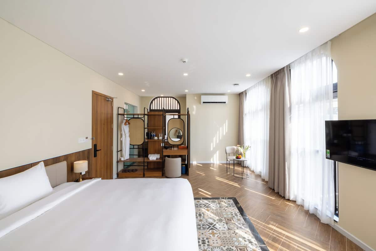 Deluxe Double or Twin Room | Blackout drapes, soundproofing, iron/ironing board, free WiFi