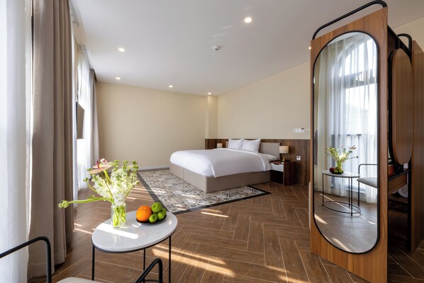 Deluxe Double or Twin Room | Blackout drapes, soundproofing, iron/ironing board, free WiFi - Lumiere Boutique Vy Da (Vy Da)