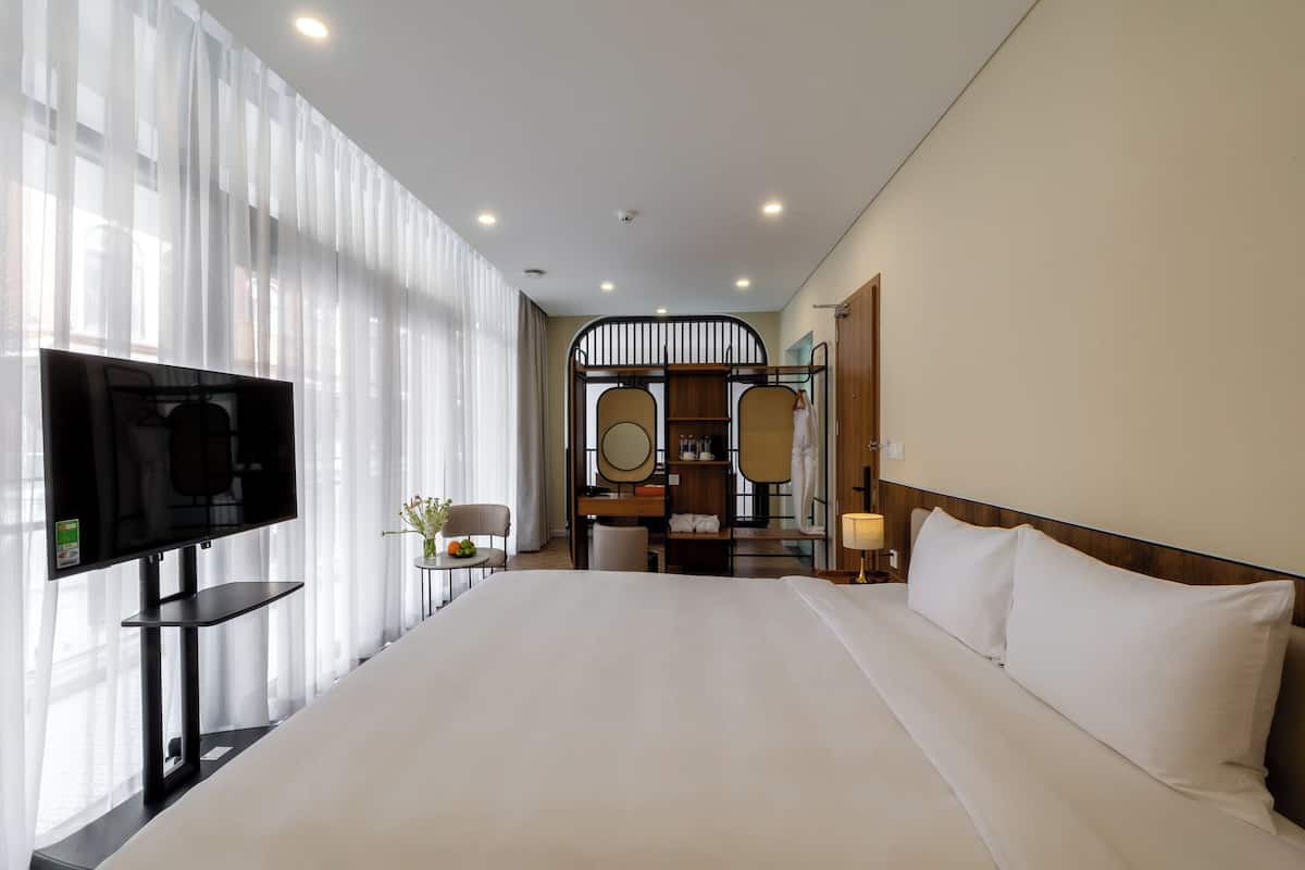 Deluxe Double or Twin Room, Balcony | Blackout drapes, soundproofing, iron/ironing board, free WiFi