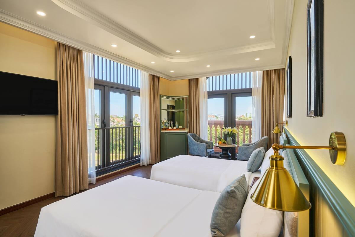 Deluxe Double or Twin Room, Balcony | Blackout drapes, soundproofing, iron/ironing board, free WiFi