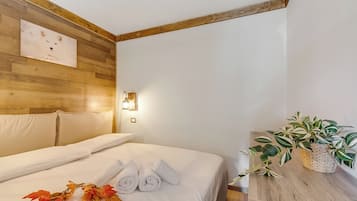 Family Apartment, Multiple Bedrooms (Abeti Mountain View) | 1 bedroom, free WiFi, bed sheets