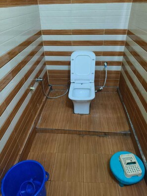 تجهيزات دش، مناشف، صابون، شامبو