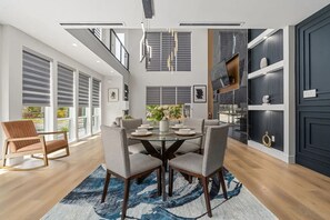 Dining - Luxurious 5BD-5BA Home w/Rooftop & optional Swim Spa- 5mins from Downdown Dallas (Dallas)